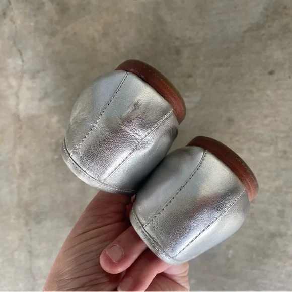 Kate Spade Metallic Silver Leather Footwear 8 - Picture 7 of 7